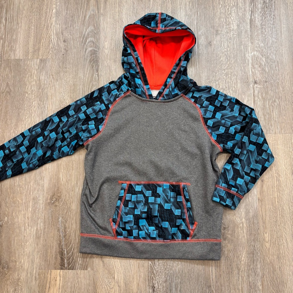 5/$25 EXERTEK Boys Athletic Cube Print Hoodie Size 8